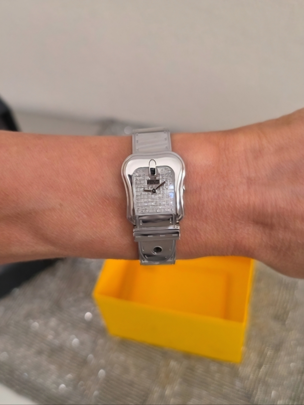 Fendi B. Fendi Watch with GENUINE DIAMOND Face Women's Watch Retail $1,650 - Picture 12 of 12